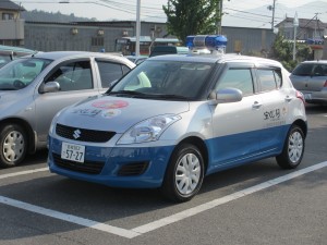 贈呈された青色回転灯付パトロール車